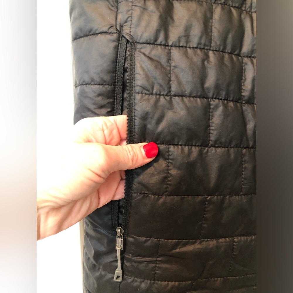 Patagonia Men’s Black Nano Puff Vest - Picture 16 of 16